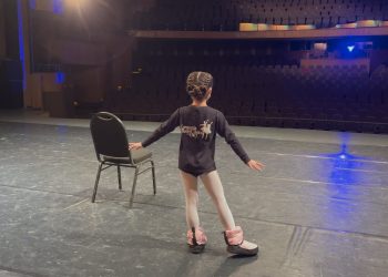 La magia detrás del telón: El Cascanueces de la UACJ